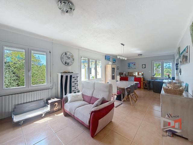 PERROS GUIREC: Maison à la clarté proche de la mer et des commerces