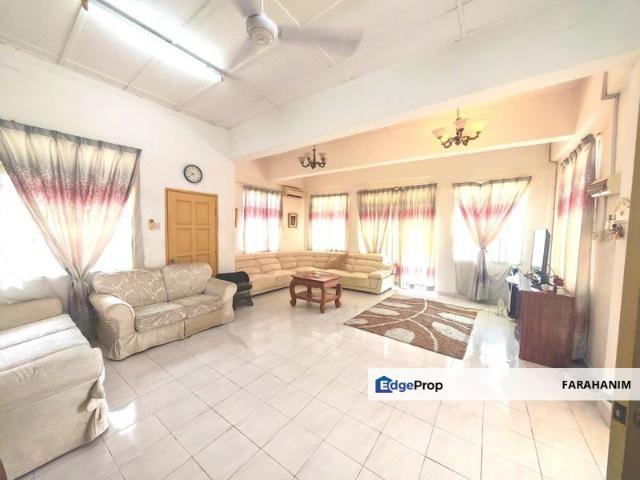 Persiaran Desa Pinggiran Putra 1