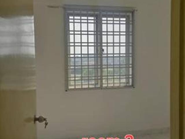 Persiaran tanjung apartment Tampoi got lift full loan