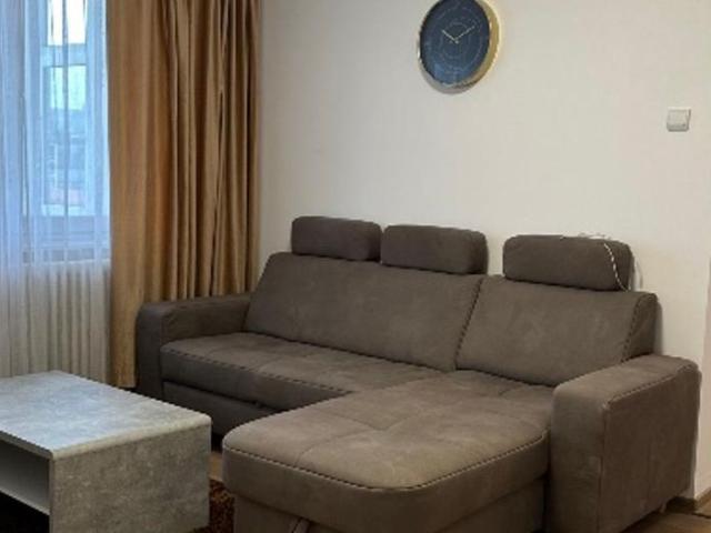 Persona Fizică Închiriez Apartament cu 3 camere,Podu Ros Cantemir Iasi