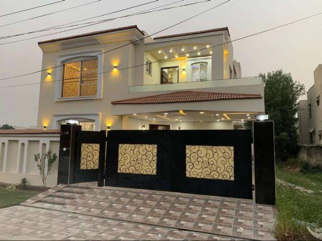 Personal 10 Marla House for Sale Lahore Air Avenue ID 37085
