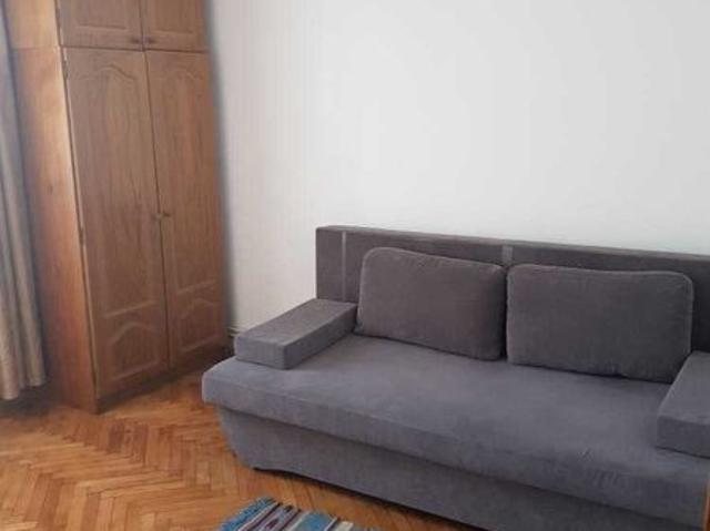 Persoana fizica inchiriez apartament 3camere decomandat Zorilor 600eur