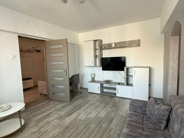 Persoana fizica,inchiriez apartament 2 camere în centru,Galati