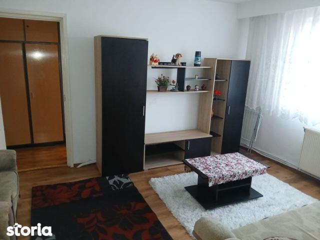 Persoana fizica inchiriez apartament cu doua camere in deva