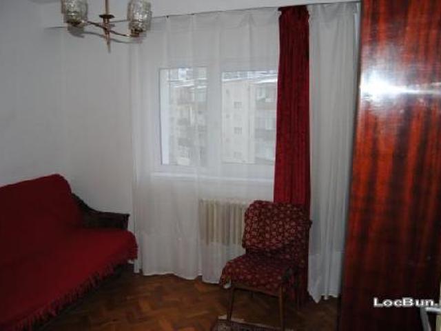 Persoana fizica vand apartament 3 camere