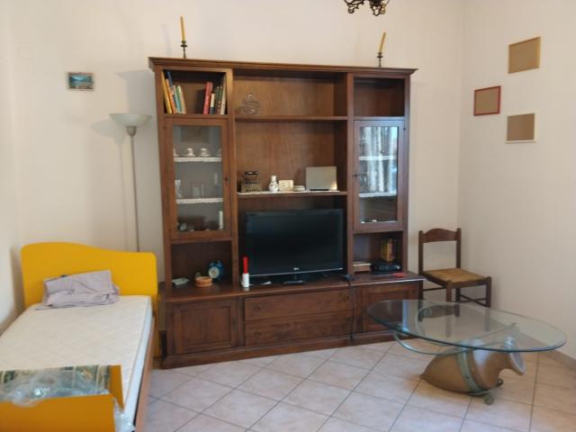 Pesaro ZONA CALCINARI AFFITTASI APPARTAMENTO COMPLETAMENTE ARREDATO