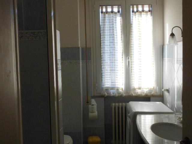 Pesaro ZONA MARE AFFITTASI APPARTAMENTO COMPLETAMENTE ARREDATO