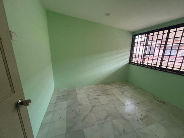 Pesara Lahat Double Storey House For Sale