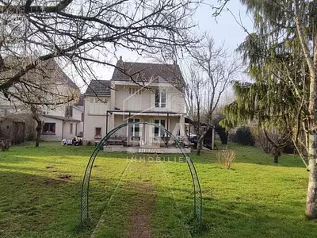 Pesmes 70140 Achat / Vente maison 4 pièces t4 au dernier étage terrasse