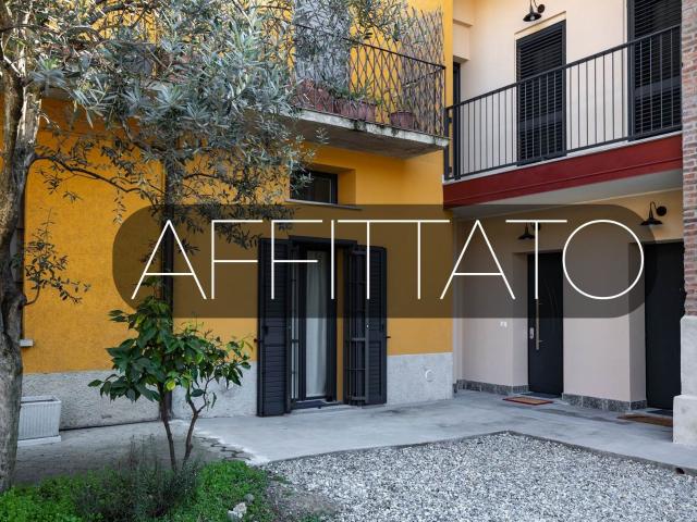 PESSANO CON BORNAGO APPARTAMENTO A PIANO TERRA SU UNICO LIVELLO CON POSTO AUTO INTERNO. PARZIALMENTE ARREDATO E LIBERO SUBITO