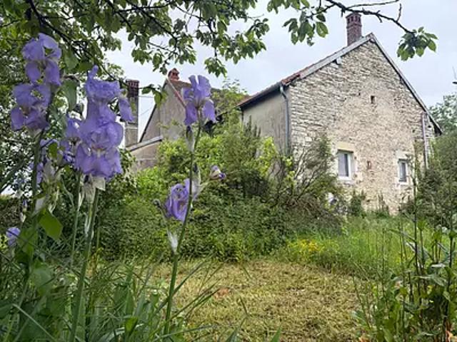 Pessans 25440 Achat / Vente maison 5 pièces t5 au dernier étage cave