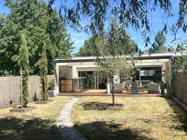 PESSAC ALOUETTE LES MESANGES MAISON DE PLAIN PIED LE CORBUSIER 3 CHAMBRES JARDIN GARAGE