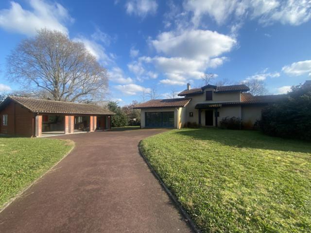 PESSAC ARLAC MAISON FAMILIALE RÉNOVÉE AVEC DÉPENDANCE, JAR