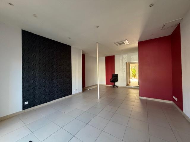 PESSAC HAUT BRION LOCAL PROFESSIONNEL 60 m2 RDC