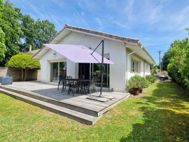 PESSAC SUPERBE MAISON FAMILIALE DE 160 M2 5 CHAMBRES ENTIEREMENT RENOVÉE
