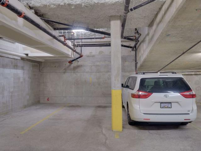 PET FRIENDLY 3BDRM CORNER UNIT NEAR UBC!