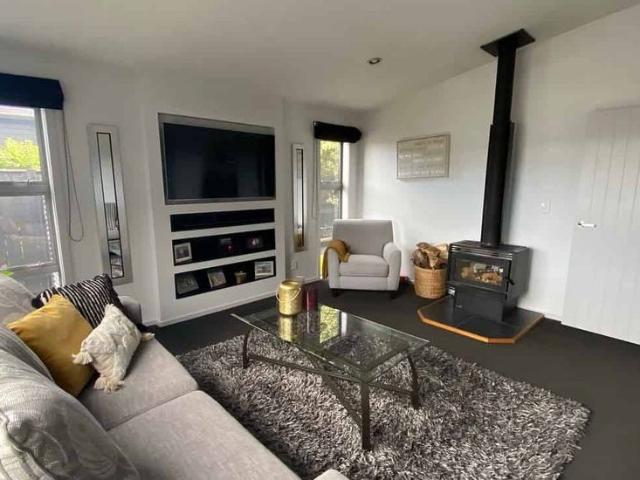 Pet friendly modern home in Kelvin Grove