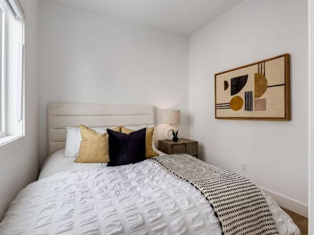 Pet Friendly Modern 3 Bedroom Townhouse in Capitol Hill