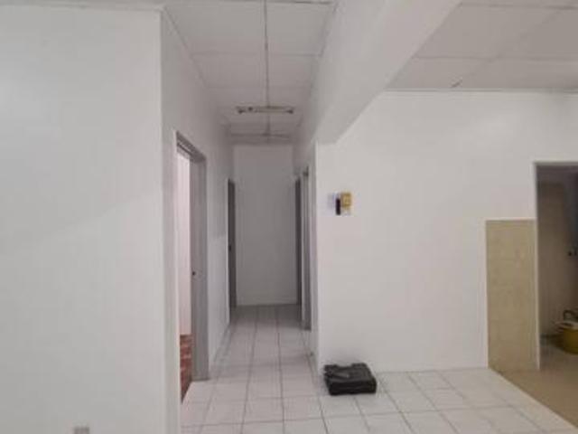 Petaling jaya taman megah mas apartment near LRT staion and paradigm