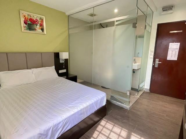Petaling Street Master Room with Bathroom attached, Fully Furnished, Walking Distance to LRT