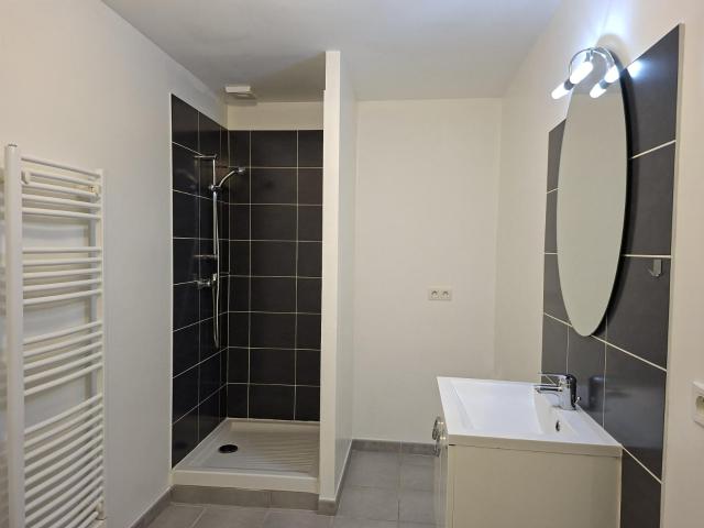 Petit appartement avec jardin et terrasse et park