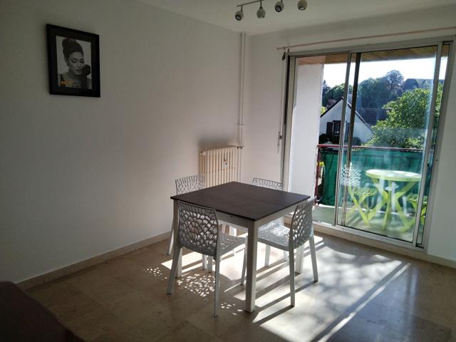 Petit appartement meublé entièrement rénové, Autun