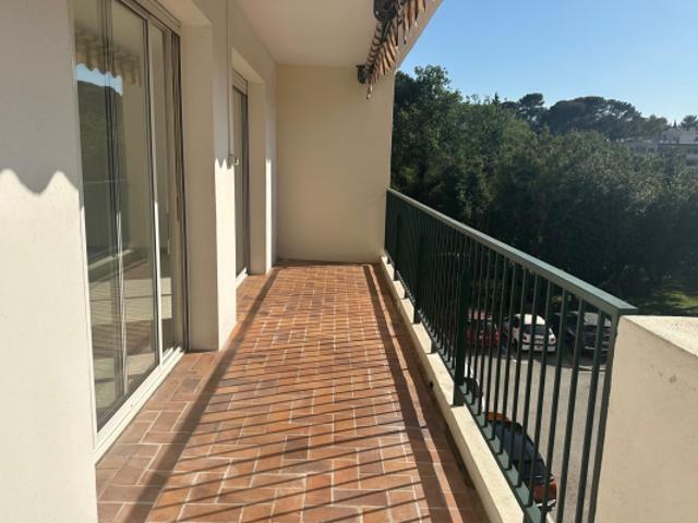 PETIT BOIS TYPE 4 93M2 AVEC TERRASSE