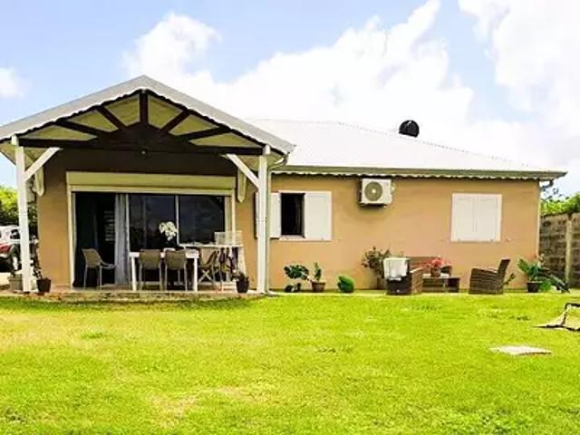 Petit Canal 97131 Achat / Vente maison 4 pièces t4 terrasse parking