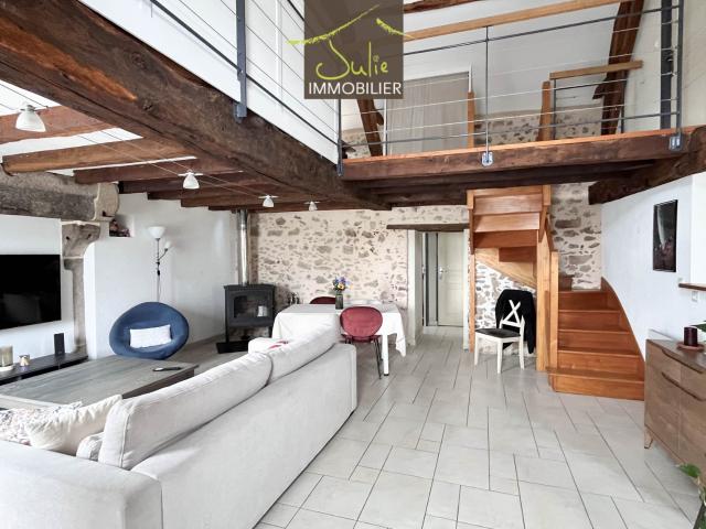 Petit COUP de COEUR pour cette maison en pierre !