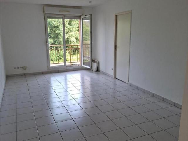 PETIT COURONNE A LOUER APPARTEMENT F2 BIS