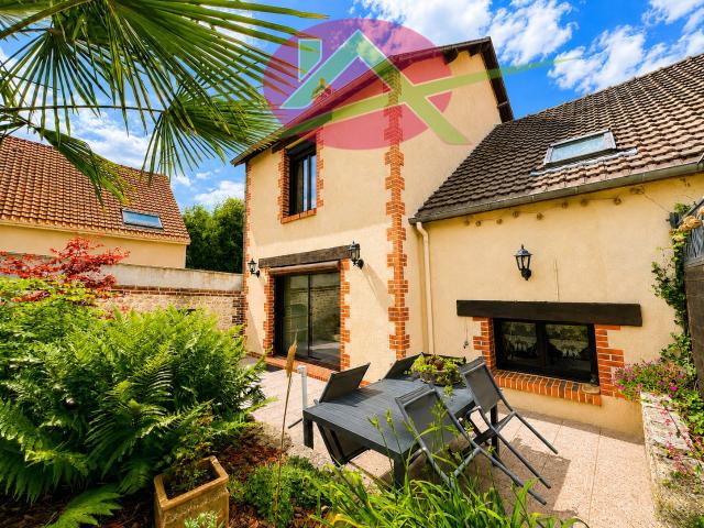 Petit Couronne Charmante maison familiale, 7 pièces dont 2 suites, pièce de vie de 50 m2