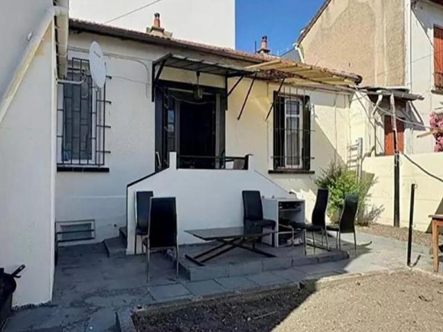 Petit ensemble immobilier: Maison et annexe