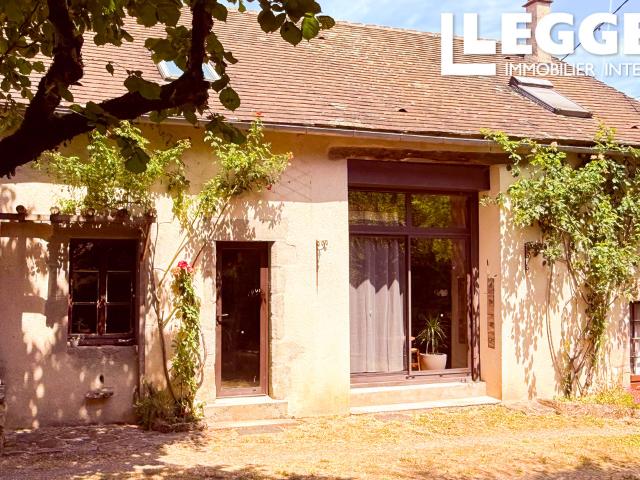 Petit hameau digne d'une carte postale, avec une grange spacieuse et un jardin attenant – une propriété origin