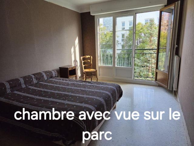Petit immeuble cossu