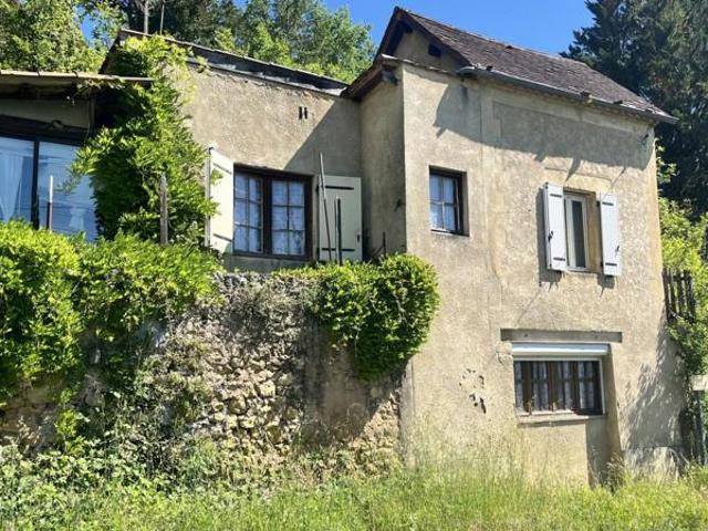 PETIT PRIX Maison à rénover entièrement – Avis aux amateurs de d