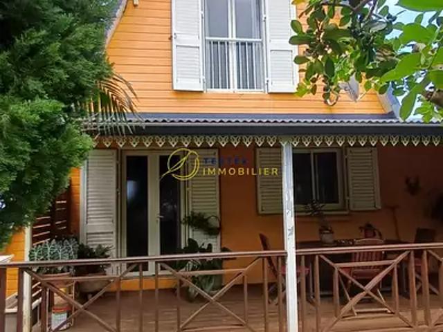 Petite Île 97429 Achat / Vente maison 7 pièces t7 piscine terrasse