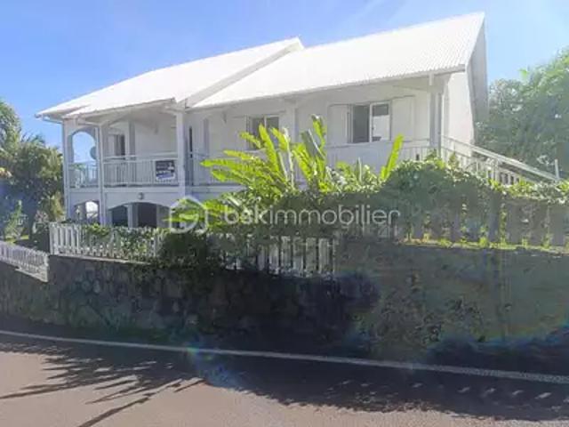 Petite Île 97429 Achat / Vente maison 8 pièces t8 terrasse balcon