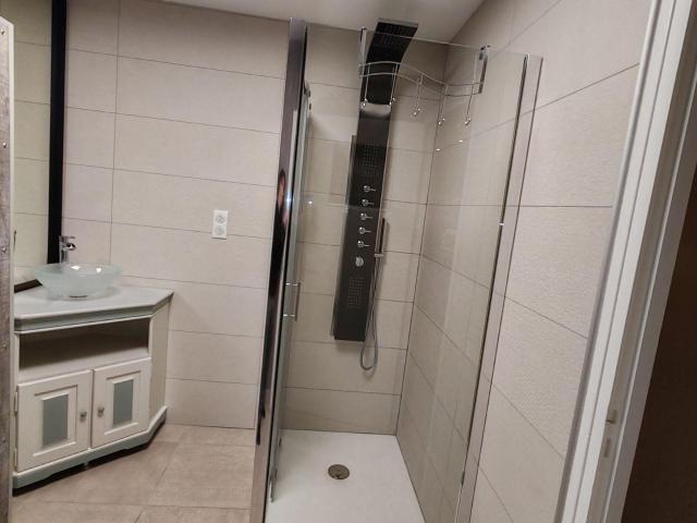 Petite maison meublée,à louer, refait à neuf