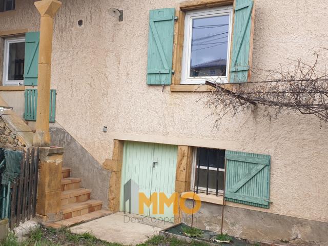 Petite maison, au calme à FLEURIEUX SUR L'ARBRESLE, avec un petit extérieur