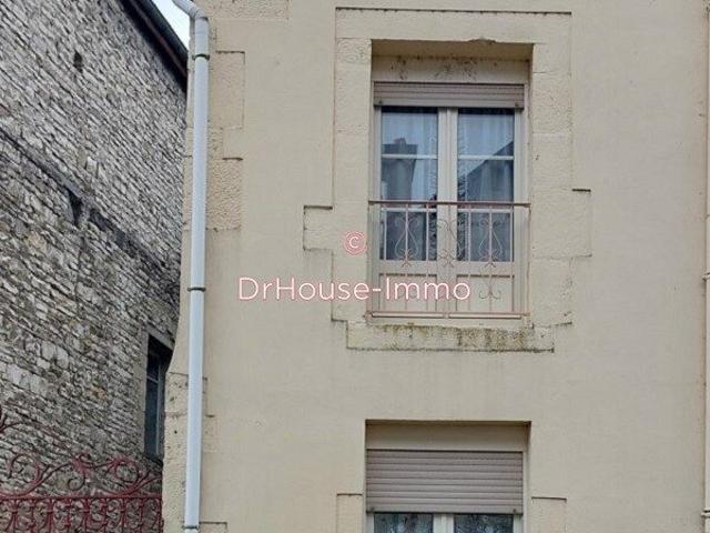Petite maison avec jardin en bord de Seine