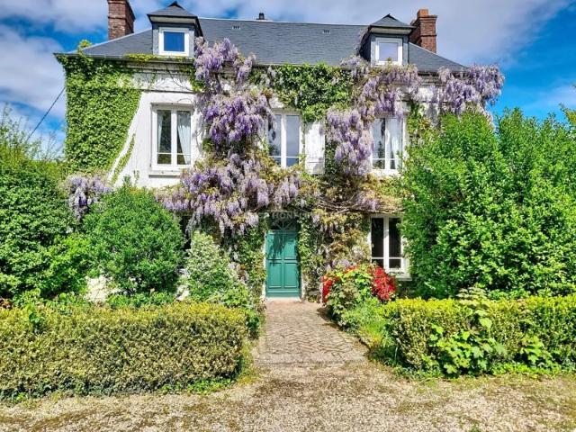 PETITE MAISON DE MAÎTRE