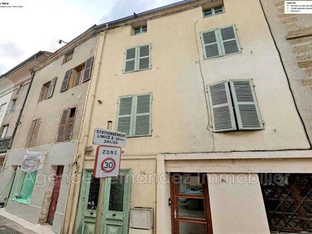 Petite maison de ville à rénover. 65 m2 hab