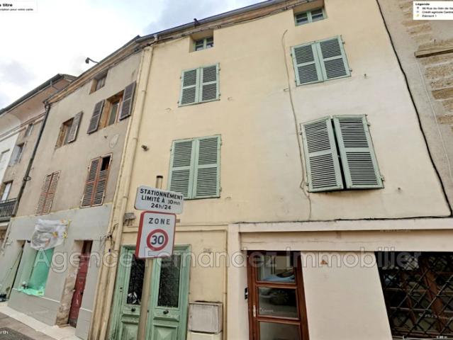 Petite maison de ville à rénover. 65 m2 hab