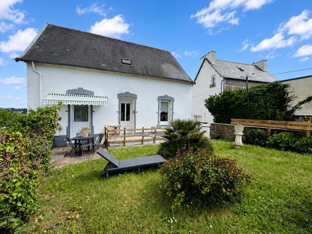 Petite maison des années 30 placée dans un secteur stratégiq. 92m² Audierne