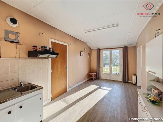 petite maison en pierre à rénover