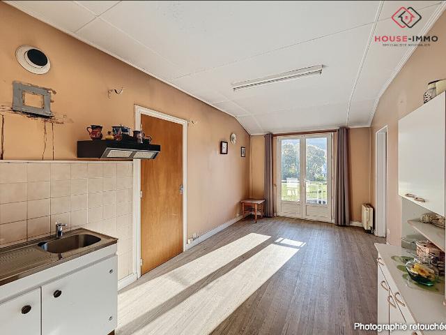petite maison en pierre à rénover