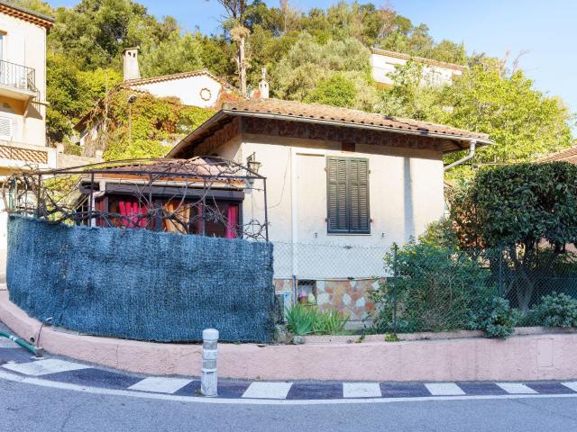 Petite maison individuelle au cœur de Théoule sur Mer, proche plages