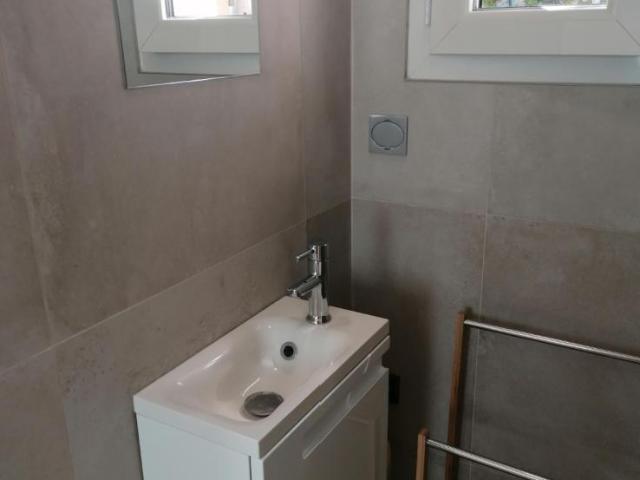 Petite maisonette studio