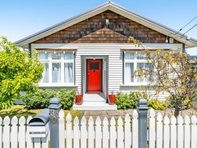 petone, 3 bedrooms