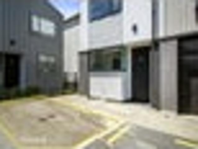 Petone, 3 bedrooms, $770 pw